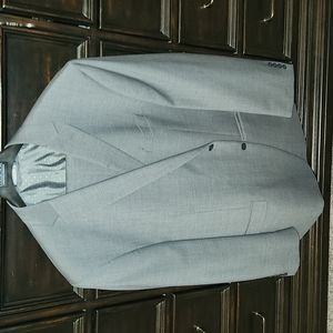 Michael Strahan light grey suit
